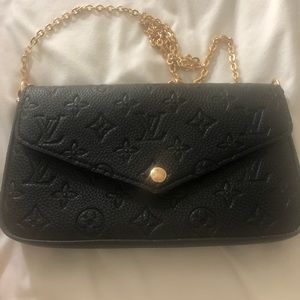 Louis Vuitton félicie pochette black